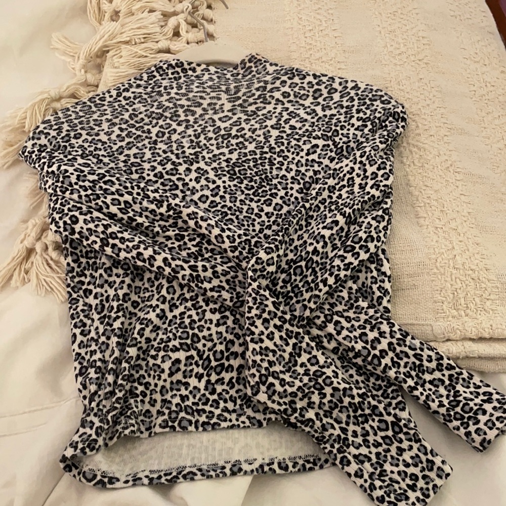 Brandy Melville turtleneck long sleeve